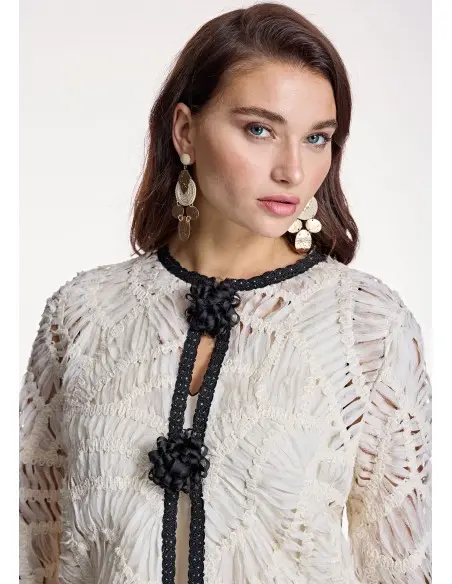 chaqueta-corta-de-fantasia-alba-conde (1).webp